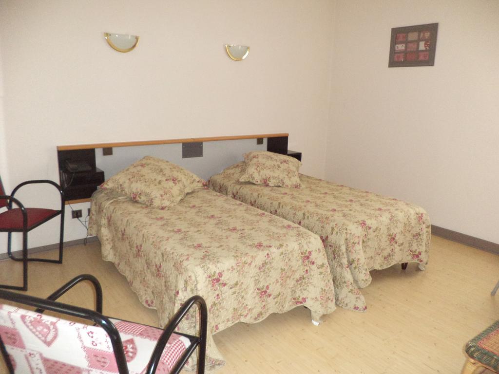 Au Logis Des Ours Belfort Nord Offemont Екстер'єр фото